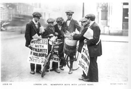 newspaper-sellers-ll43